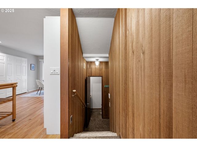 4856 MAHALO Dr, Eugene, OR 97405