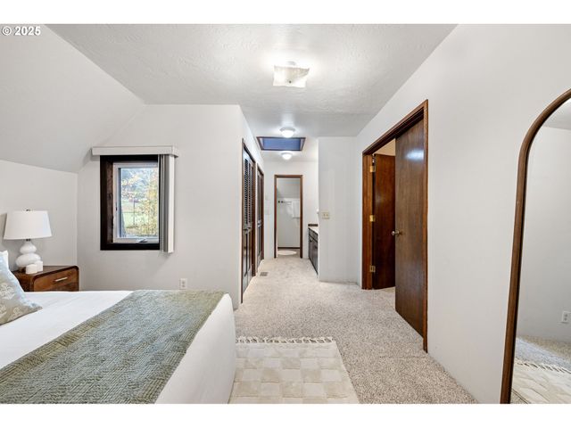 4856 MAHALO Dr, Eugene, OR 97405