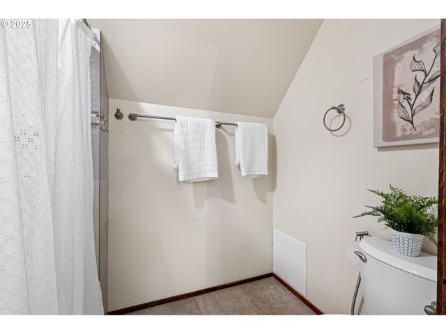 4856 MAHALO Dr, Eugene, OR 97405