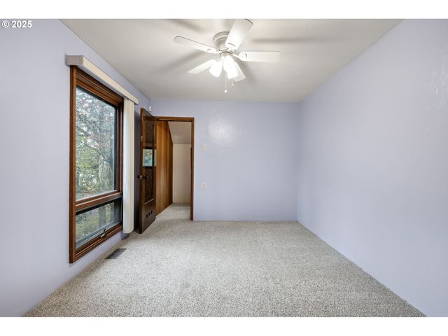 4856 MAHALO Dr, Eugene, OR 97405