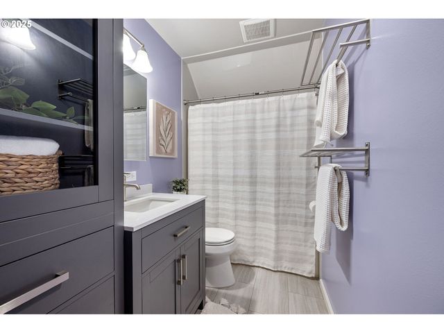 4856 MAHALO Dr, Eugene, OR 97405