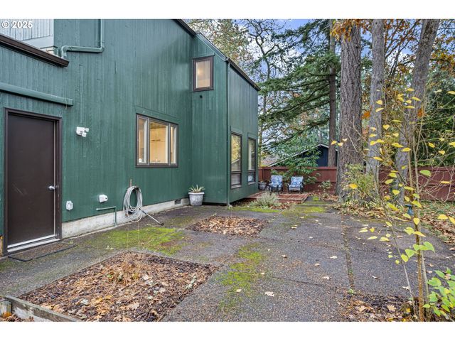 4856 MAHALO Dr, Eugene, OR 97405