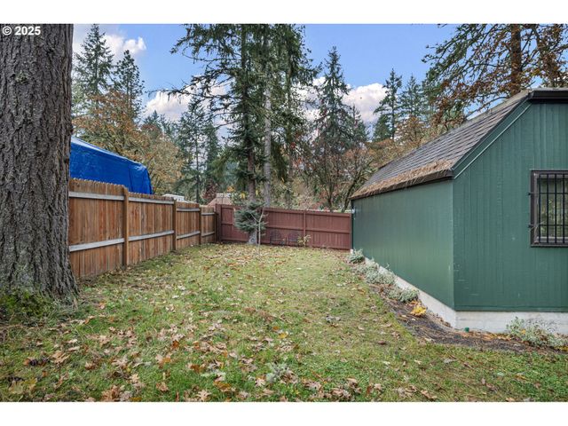 4856 MAHALO Dr, Eugene, OR 97405