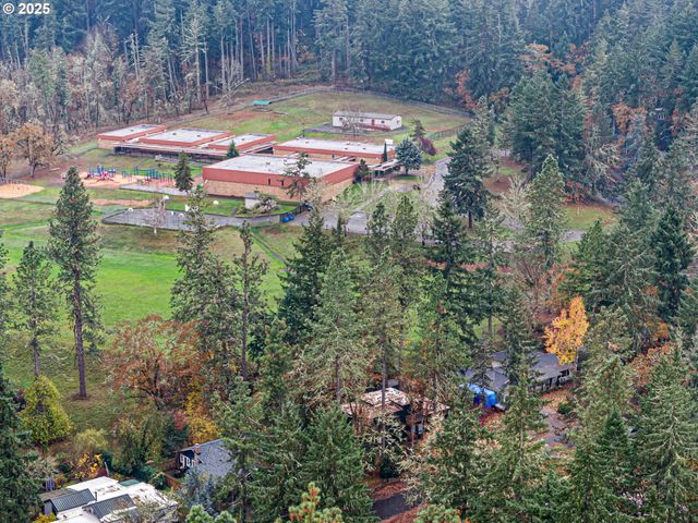 4856 MAHALO Dr, Eugene, OR 97405