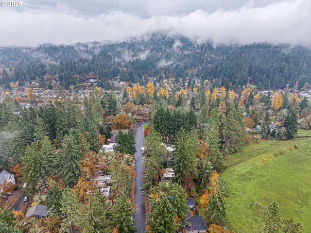 4856 MAHALO Dr, Eugene, OR 97405