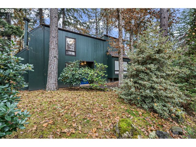 4856 MAHALO Dr, Eugene, OR 97405