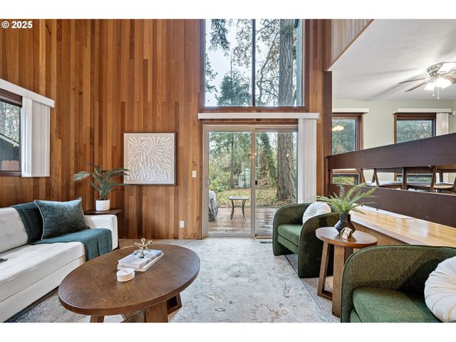 4856 MAHALO Dr, Eugene, OR 97405