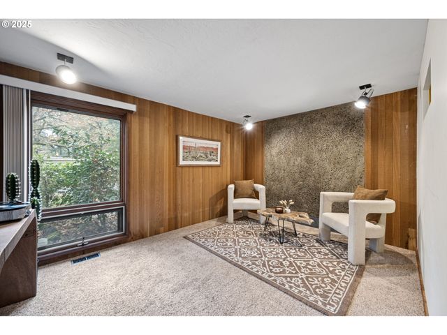 4856 MAHALO Dr, Eugene, OR 97405