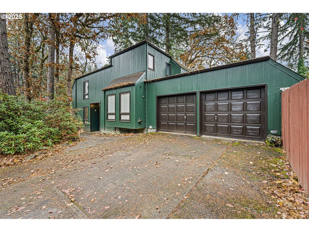 4856 MAHALO Dr, Eugene, OR 97405