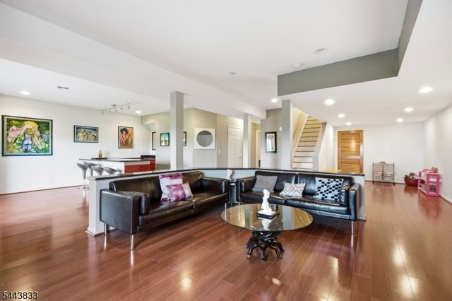 20 Kelburn Ct, Hardyston Twp., NJ 07419