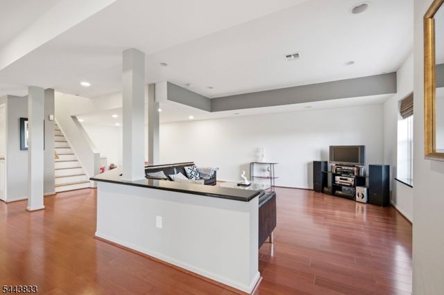 20 Kelburn Ct, Hardyston Twp., NJ 07419