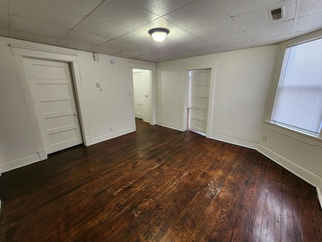 15 Waltham Street, Hammond, IN 46320