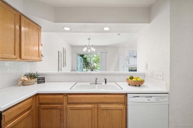 6806 Los Reyes Circle, Colorado Springs, CO 80918
