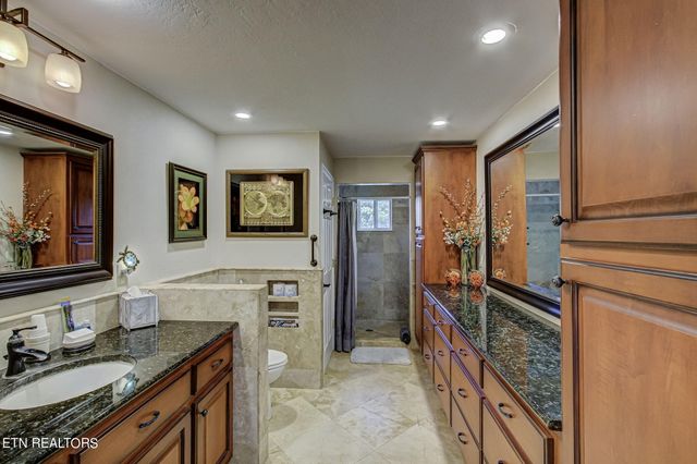 511 Laurel Lake Circle Circle, Madisonville, TN 37354