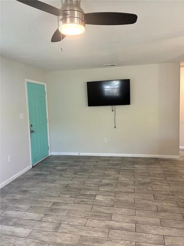 618 4TH AVENUE NE, Largo, FL 33770