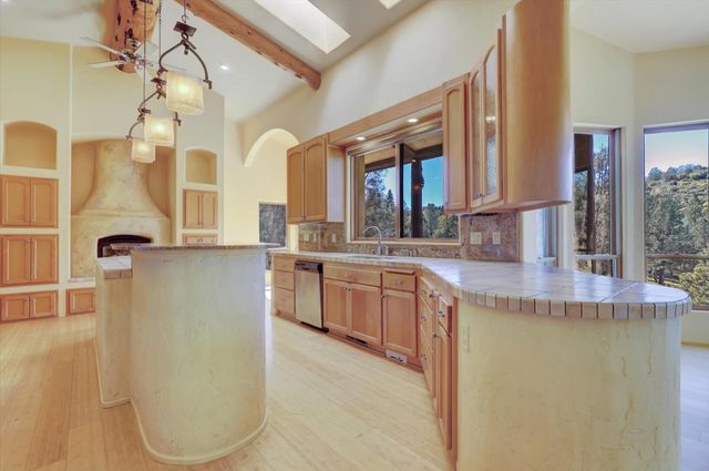 19787 Calle Toro Ln, Penn Valley, CA 95946