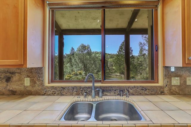 19787 Calle Toro Ln, Penn Valley, CA 95946