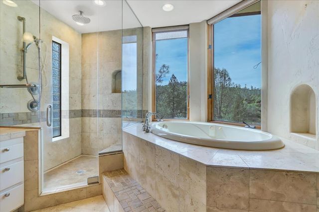 19787 Calle Toro Ln, Penn Valley, CA 95946