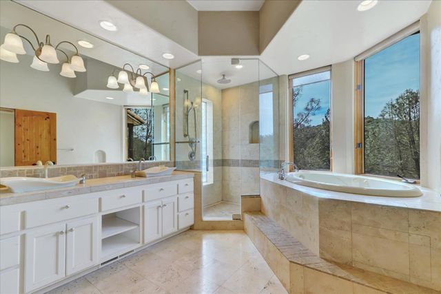 19787 Calle Toro Ln, Penn Valley, CA 95946