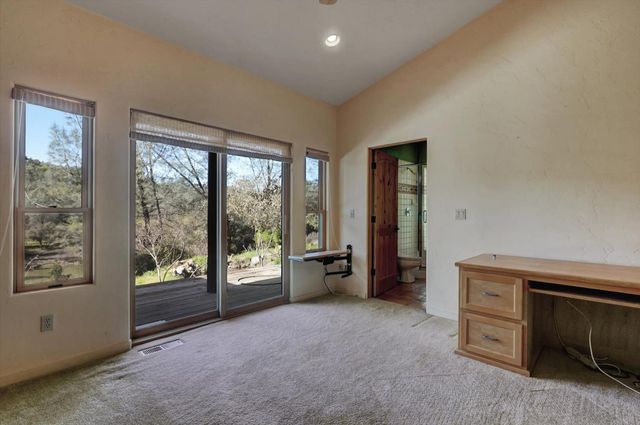 19787 Calle Toro Ln, Penn Valley, CA 95946