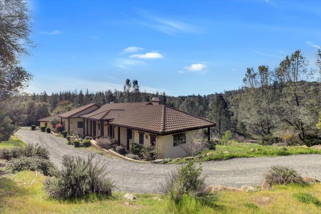 19787 Calle Toro Ln, Penn Valley, CA 95946