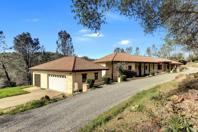 19787 Calle Toro Ln, Penn Valley, CA 95946