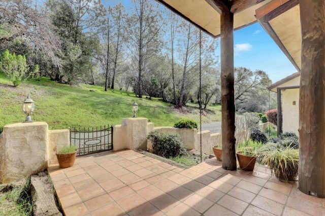 19787 Calle Toro Ln, Penn Valley, CA 95946