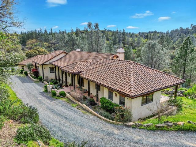 19787 Calle Toro Ln, Penn Valley, CA 95946