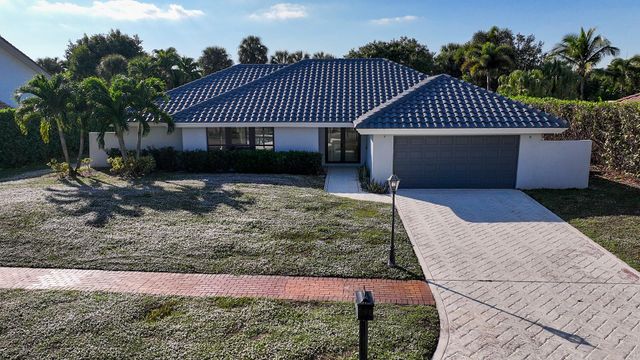 17651 Foxborough Ln, Boca Raton, FL 33496