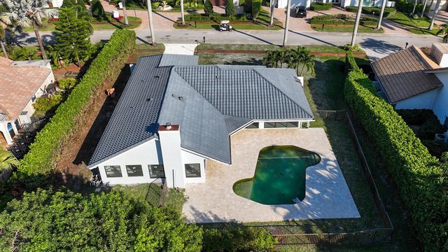 17651 Foxborough Ln, Boca Raton, FL 33496