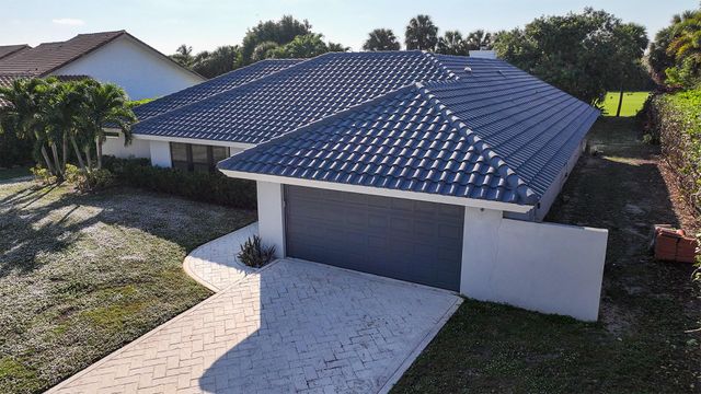 17651 Foxborough Ln, Boca Raton, FL 33496
