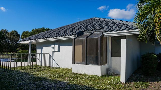 17651 Foxborough Ln, Boca Raton, FL 33496