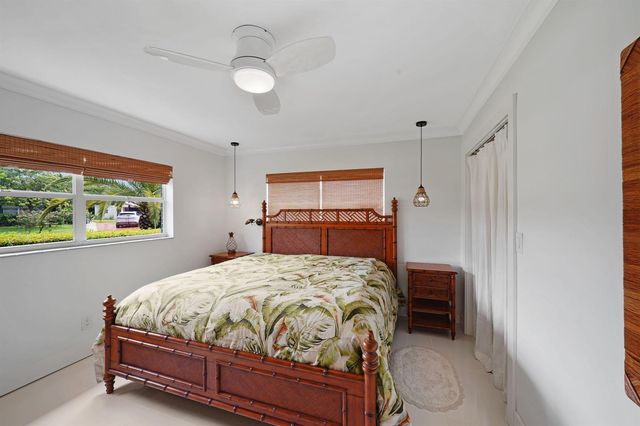 330 NE 48th Street, Oakland Park, FL 33334