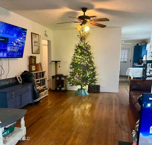 2212 E Canal Street, Picayune, MS 39466