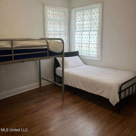 2212 E Canal Street, Picayune, MS 39466