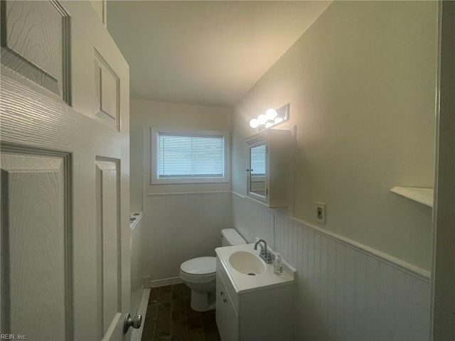 2129 Dean DR, Norfolk, VA 23518