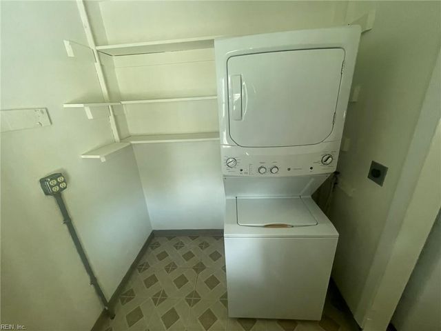2129 Dean DR, Norfolk, VA 23518