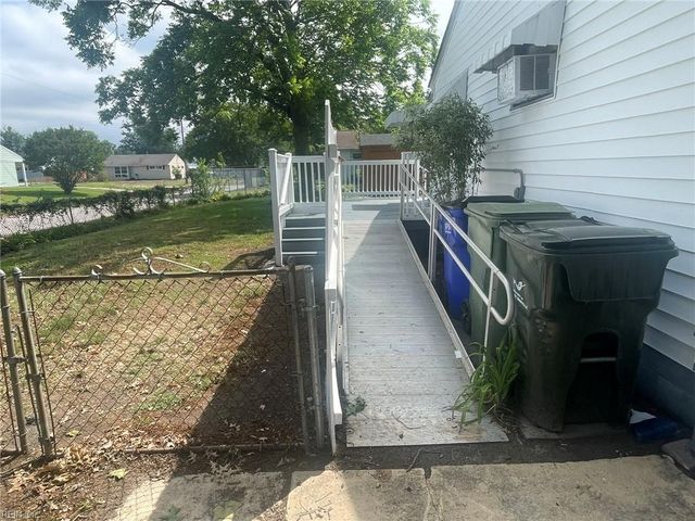2129 Dean DR, Norfolk, VA 23518