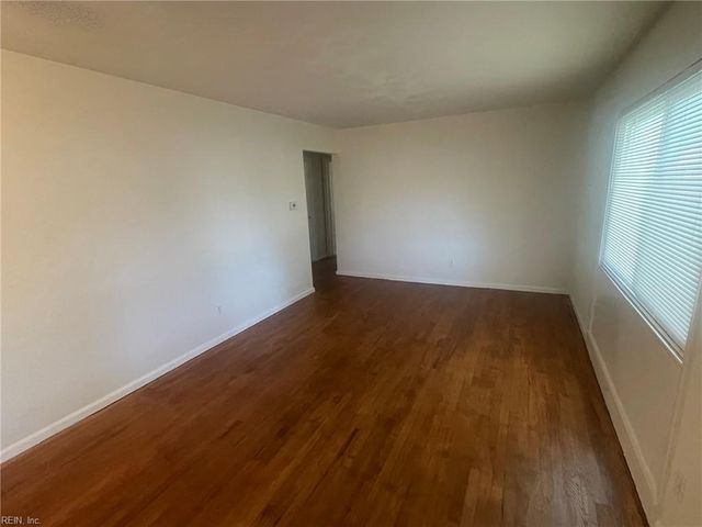 2129 Dean DR, Norfolk, VA 23518