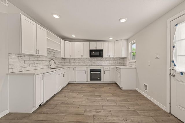 3710 Daphne Street, Houston, TX 77021