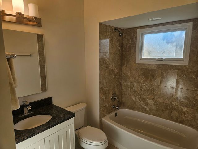 30 Danada Drive, Wheaton, IL 60189