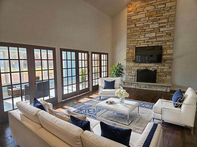 30 Danada Drive, Wheaton, IL 60189