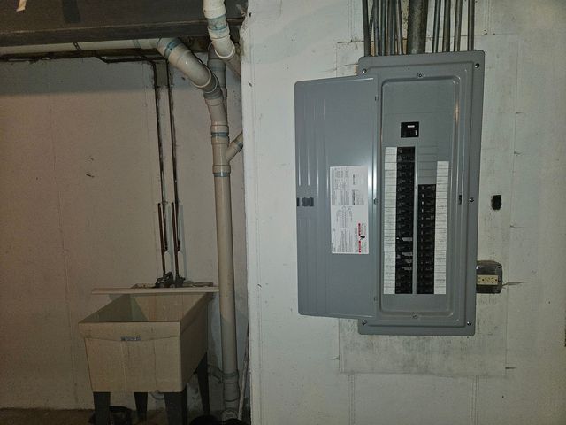 30 Danada Drive, Wheaton, IL 60189