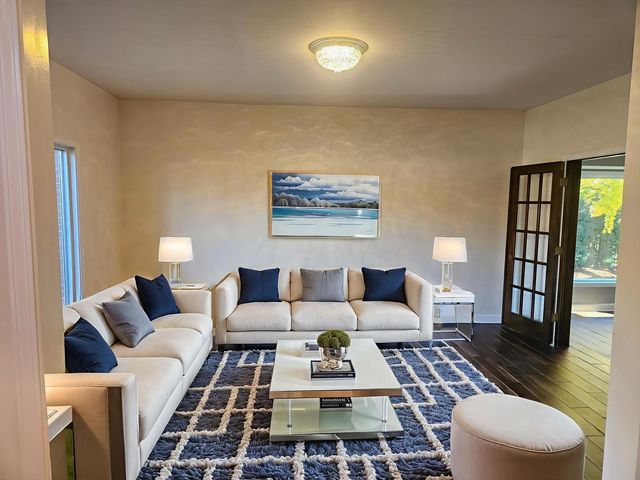 30 Danada Drive, Wheaton, IL 60189