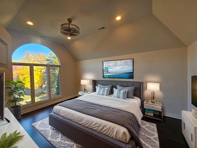 30 Danada Drive, Wheaton, IL 60189