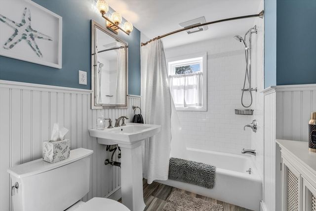 19 Pine Rock Rd, Falmouth, MA 02536