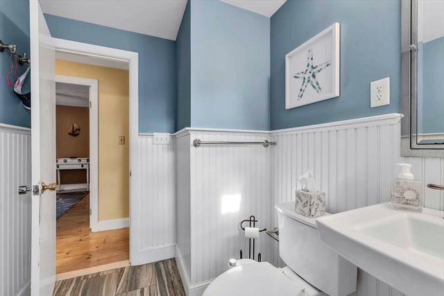 19 Pine Rock Rd, Falmouth, MA 02536