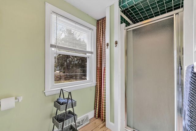 19 Pine Rock Rd, Falmouth, MA 02536