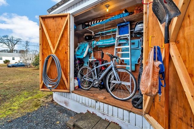 19 Pine Rock Rd, Falmouth, MA 02536