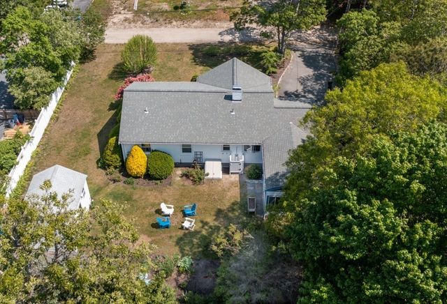 19 Pine Rock Rd, Falmouth, MA 02536